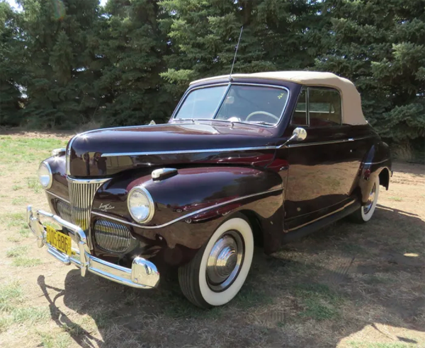 1941 Ford Deluxe convertible